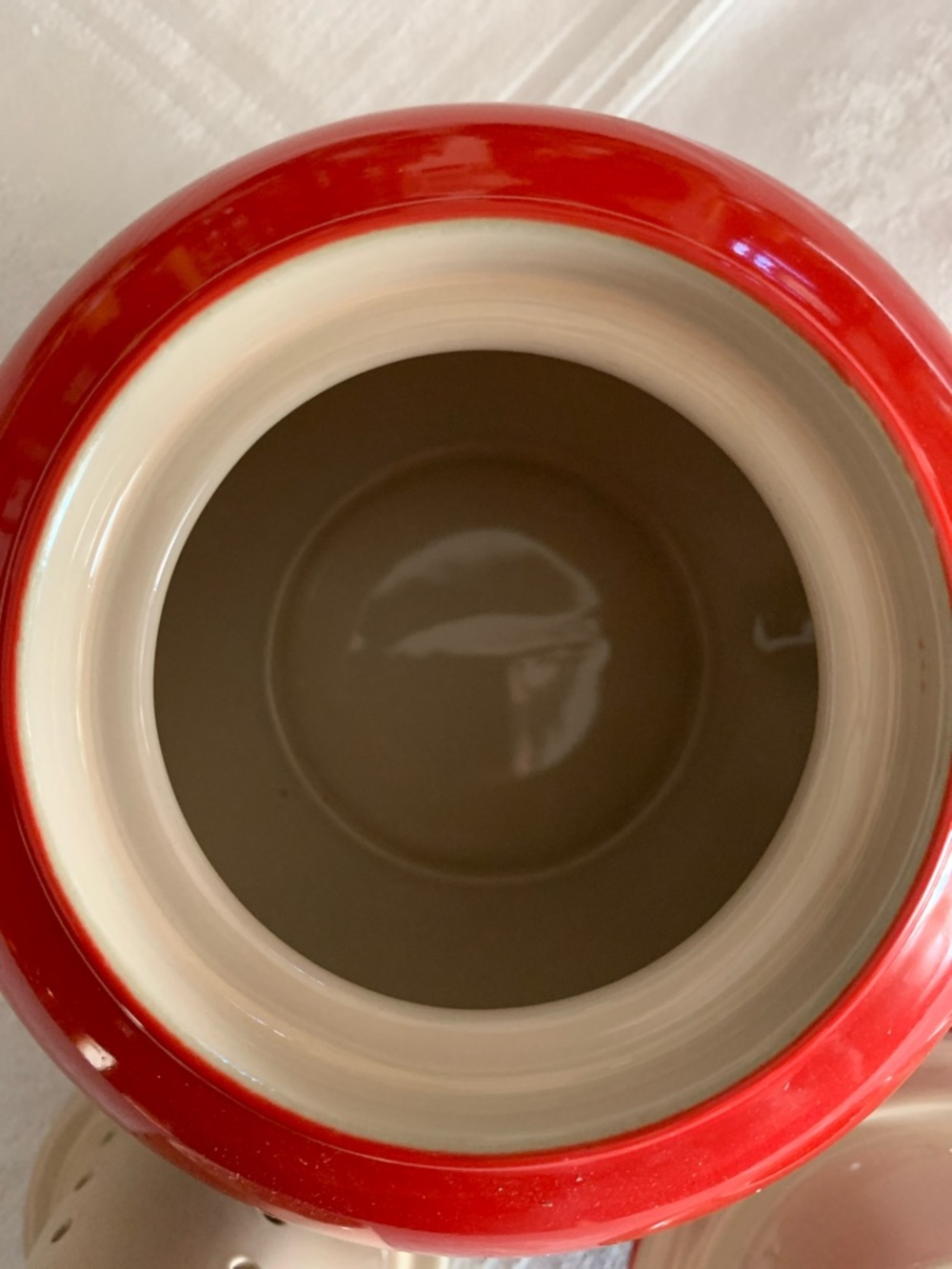Le Creuset Red Stoneware Teapot with Removable Infuser and Lid - Picture 3 of 4
